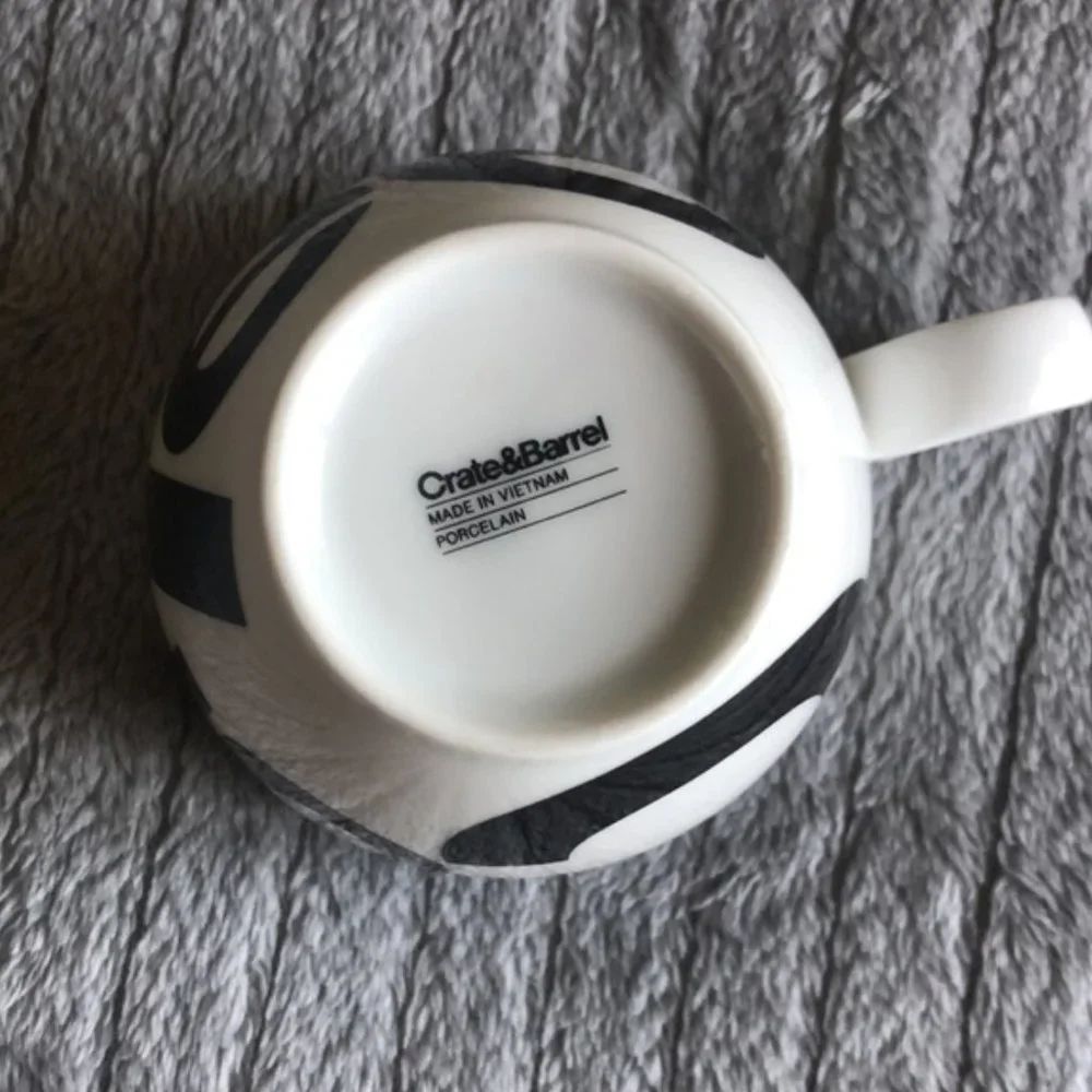 Crate & Barrel 